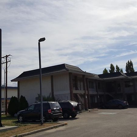 North Pointe Inn And Suites Kelowna Eksteriør billede