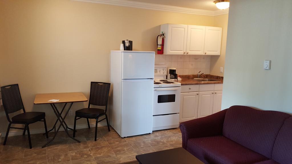 North Pointe Inn And Suites Kelowna Eksteriør billede